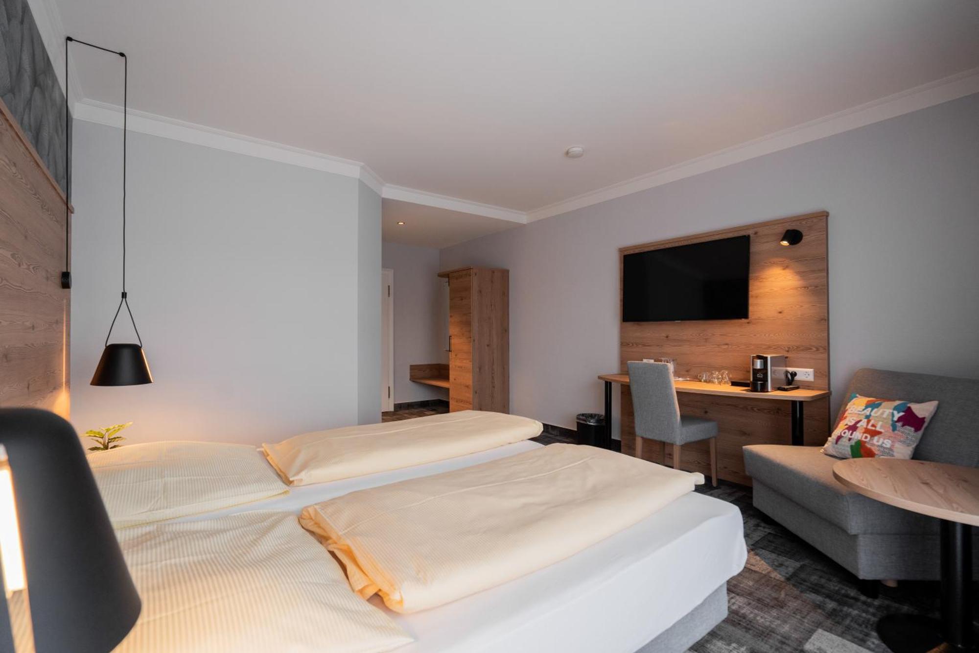 Hotel Adler - Paulas Alb Эинген Номер фото