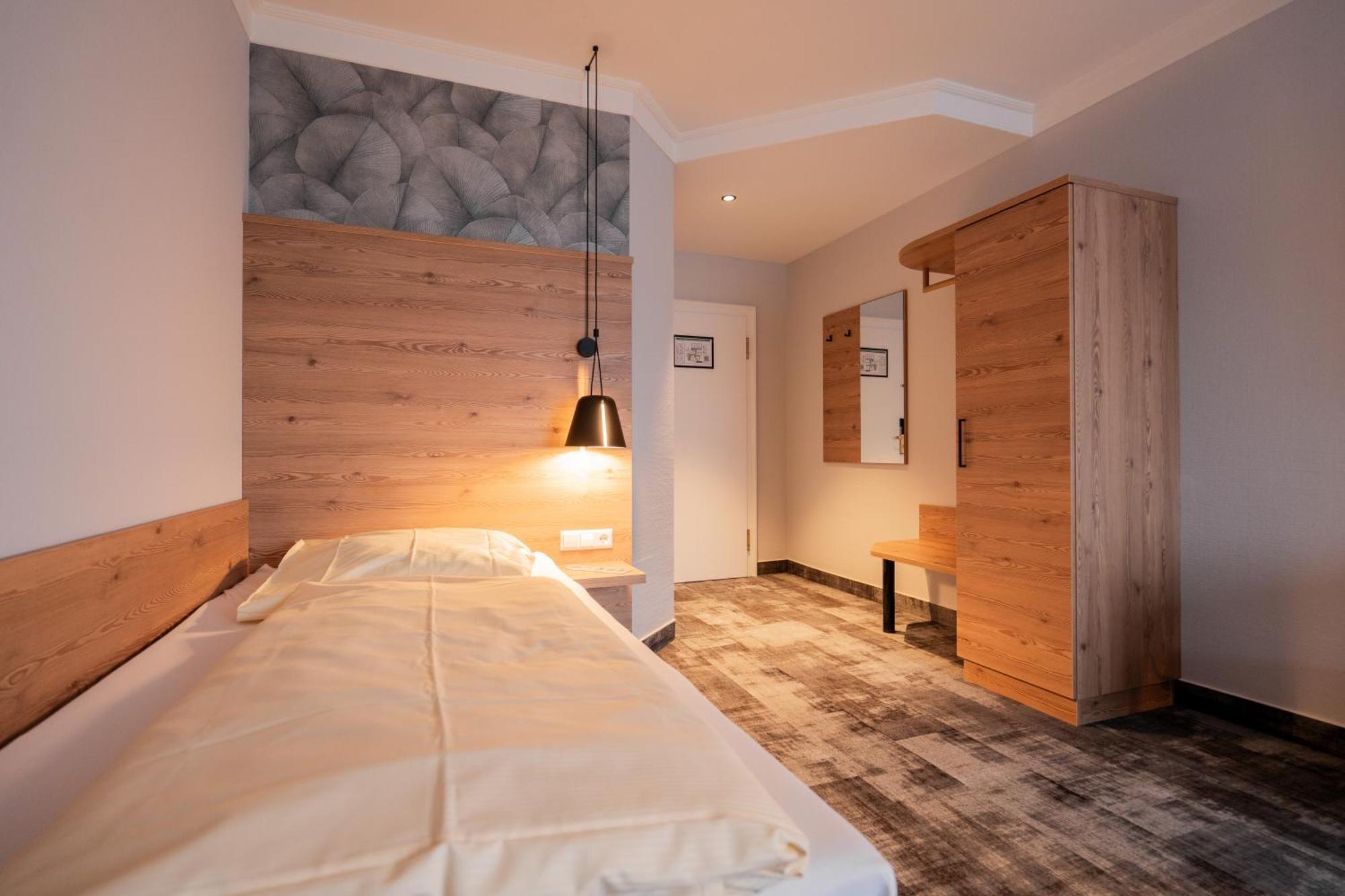 Hotel Adler - Paulas Alb Эинген Номер фото